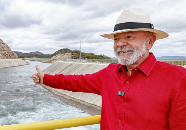 Lula anuncia nova etapa da transposição do Rio São Francisco em Pernambuco