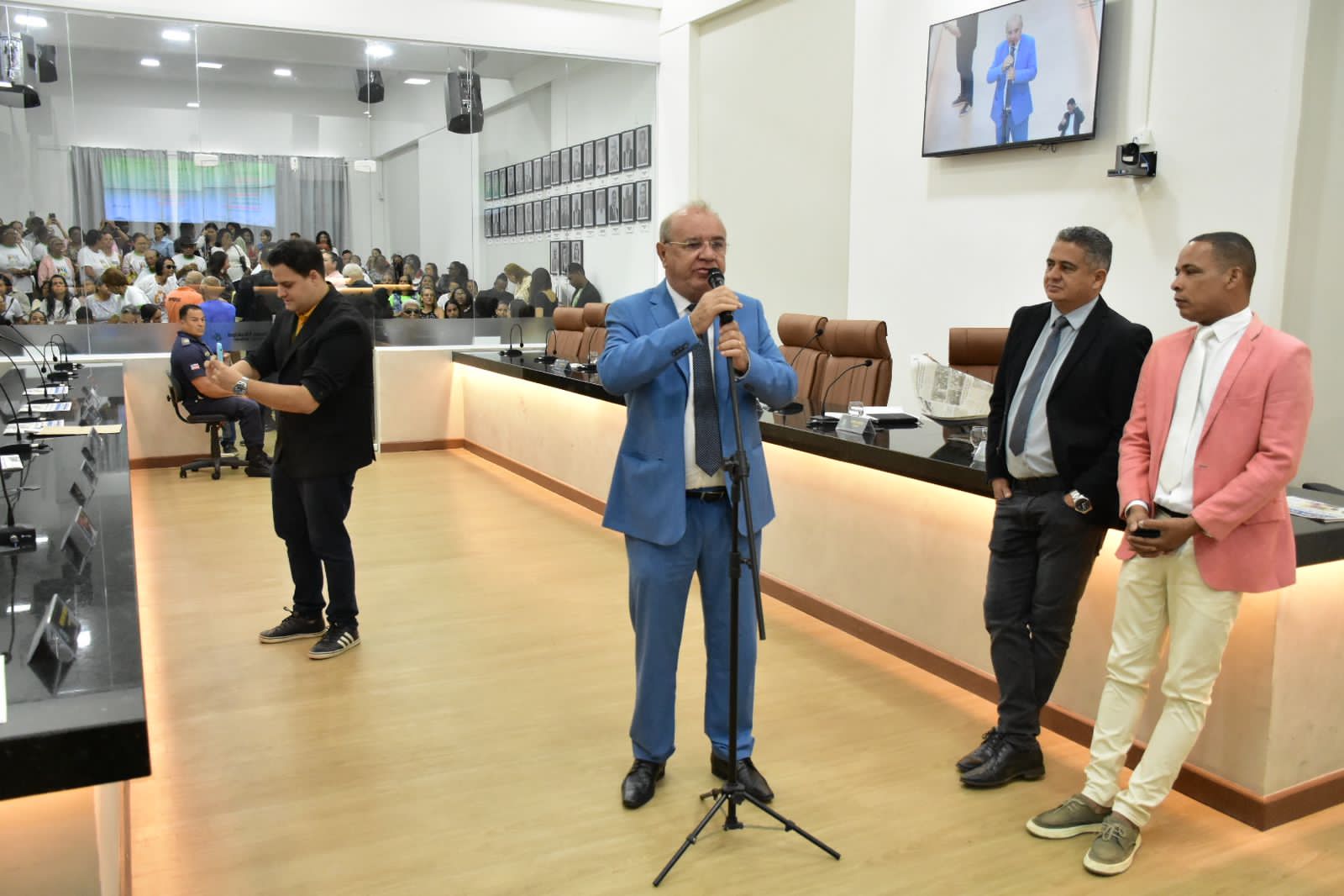 Vereadores apoiam movimento pela permanência de Clécia Vasconcelos à frente da DEAM de Feira