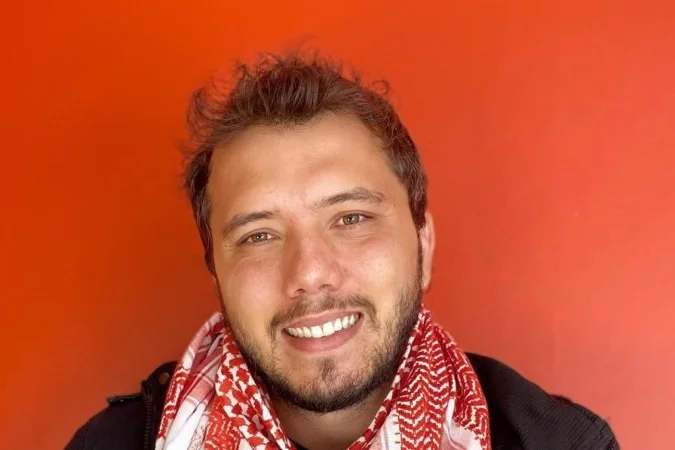 Ativista brasileiro Thiago Ávila não assina deportação e fica detido em Israel