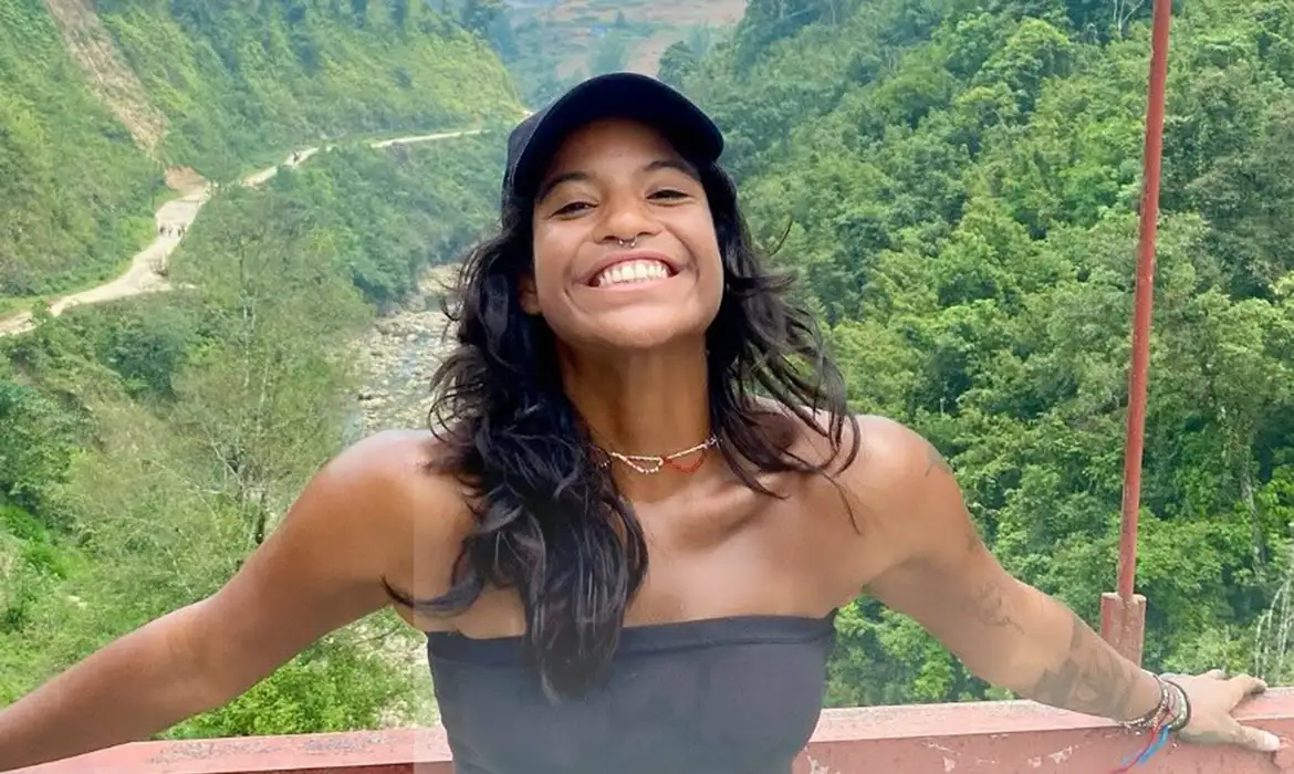 Corpo de turista brasileira é resgatado de cratera vulcânica, na Indonésia