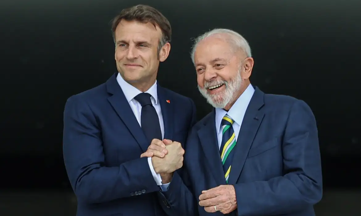Lula pede a Macron que 