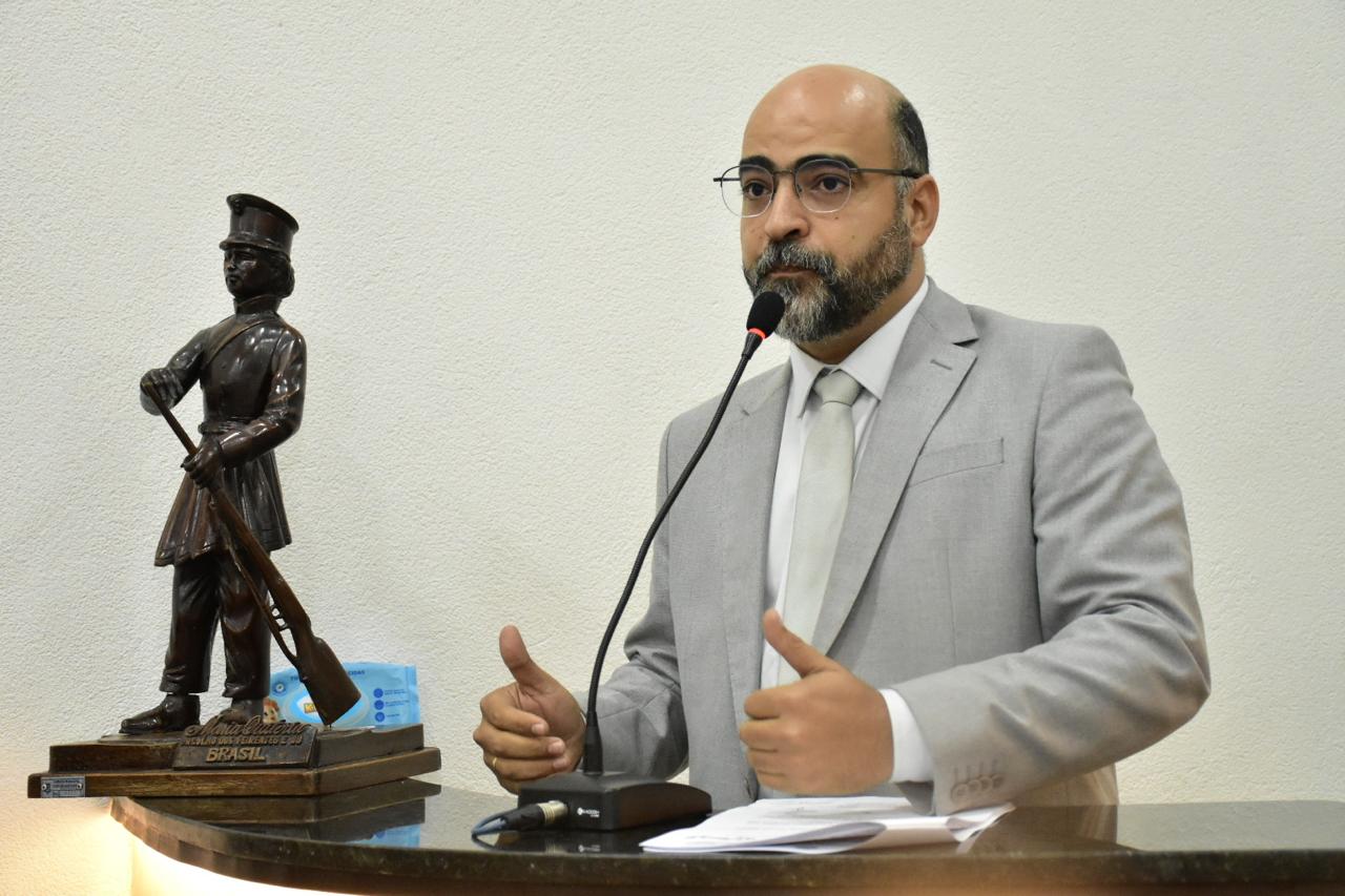 Vereador propõe revitalização de lagoa no bairro Papagaio com criação de parque urbano