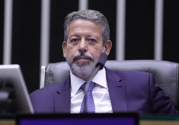 Comissão da Câmara aprova isenção de IR para quem ganha até R$ 5 mil; projeto vai ao plenário