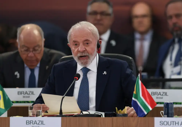 Lula reage a falas de apoio de Trump a Bolsonaro: 'Dê palpite na sua vida, e não na nossa'