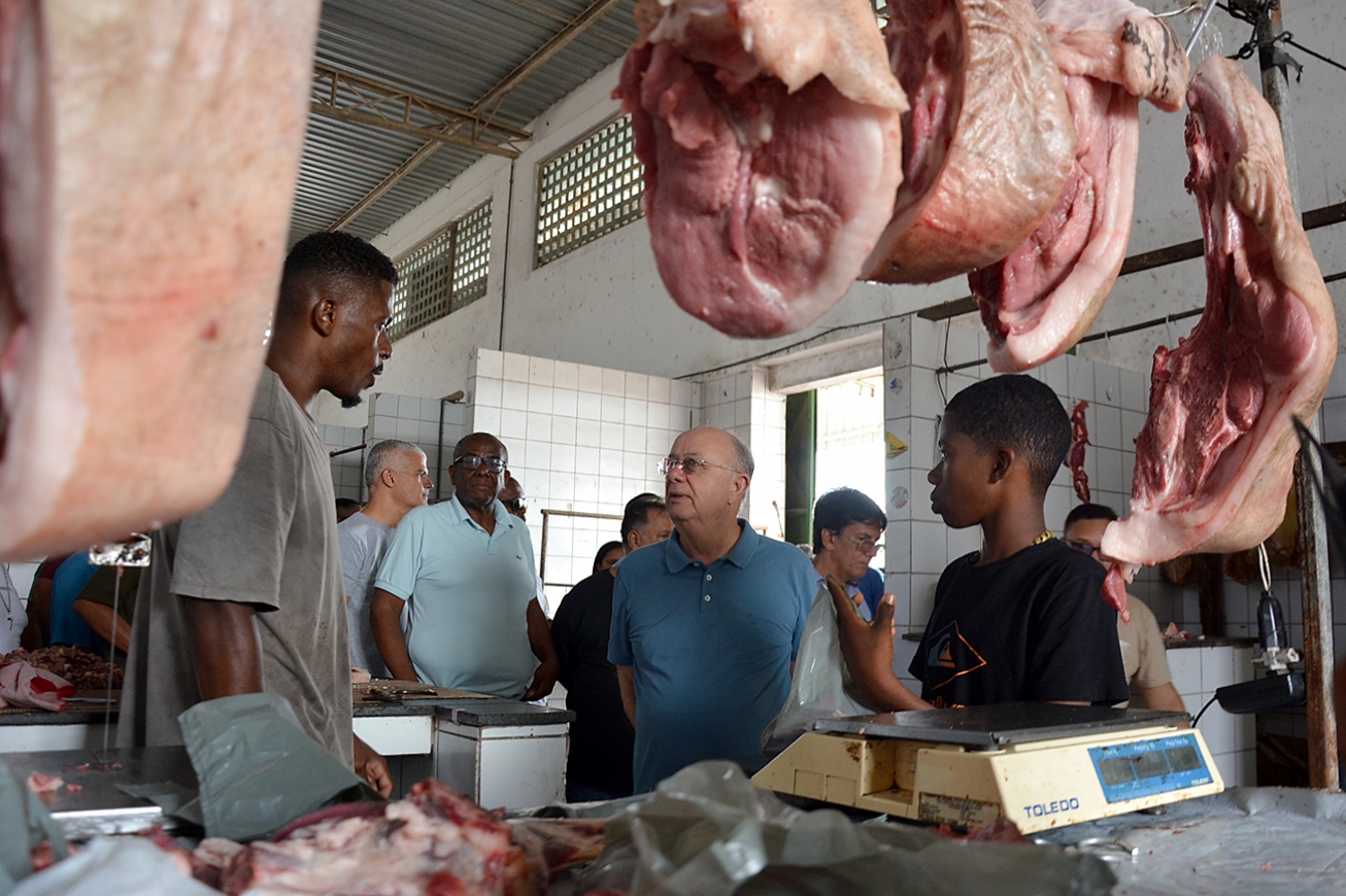 Prefeito José Ronaldo anuncia reforma geral do Mercado Municipal de Bonfim de Feira