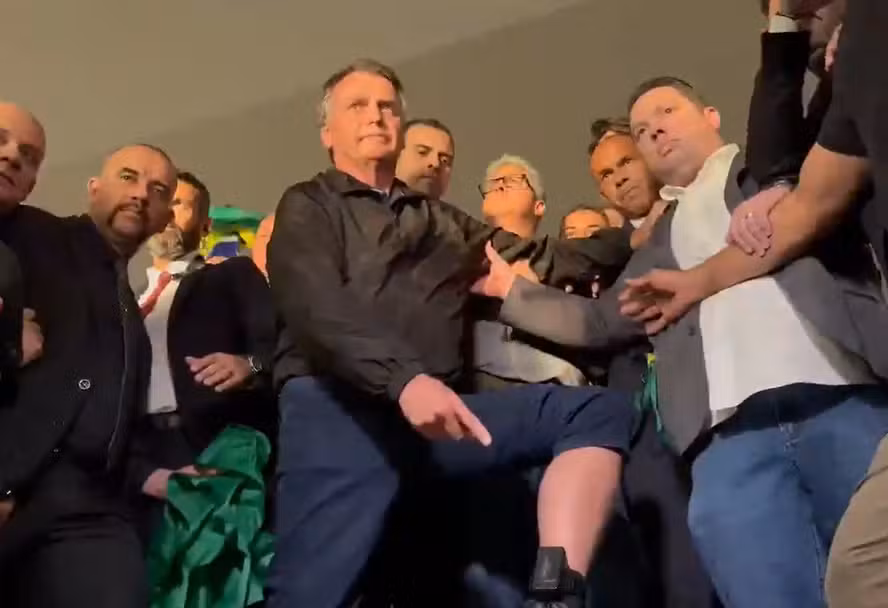 Apoio à prisão de Bolsonaro por tentativa de golpe cai para 48%, aponta Datafolha