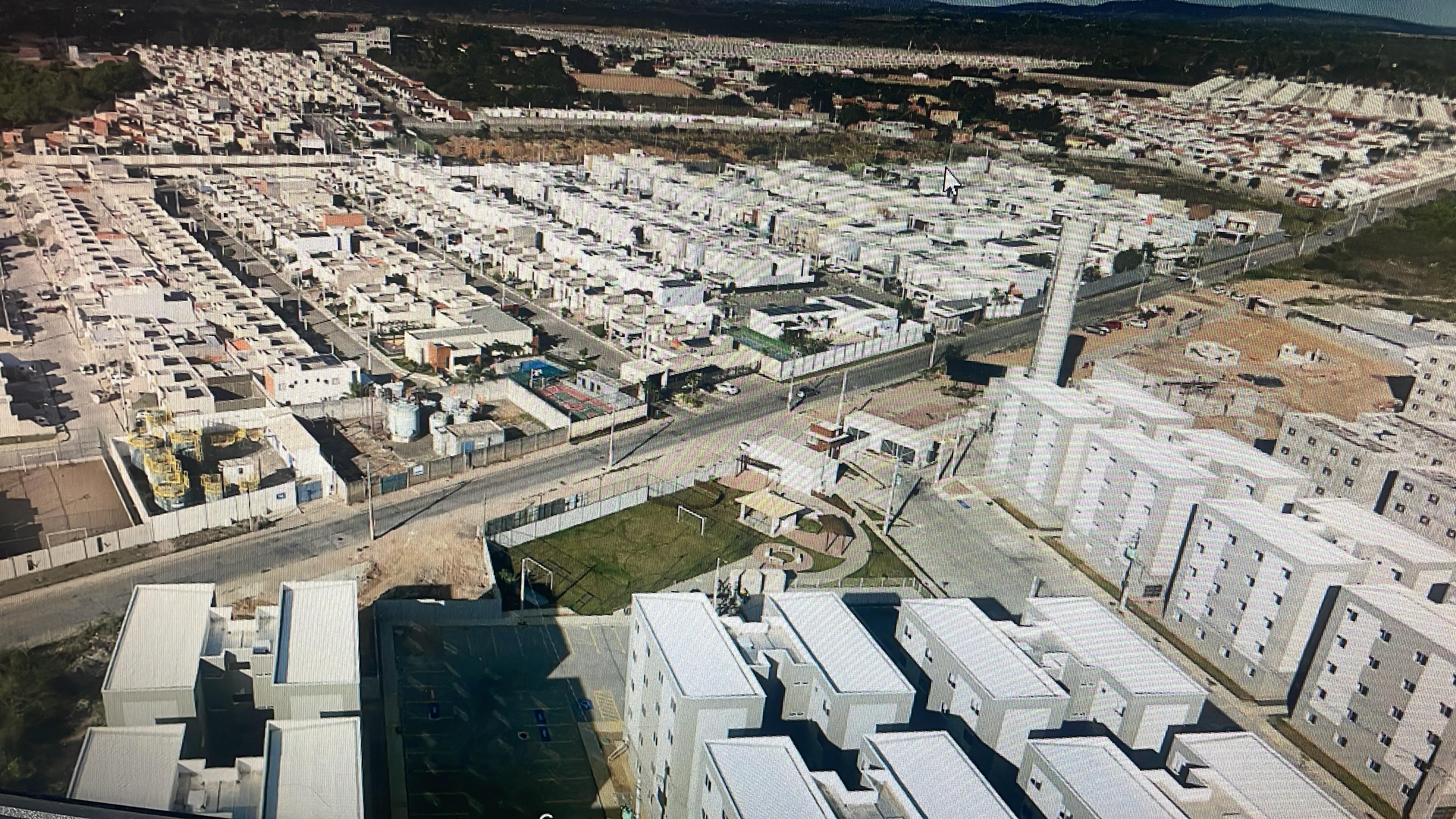 Construções irregulares prejudicam mobilidade em avenida no Papagaio, denuncia vereador na Câmara de Feira