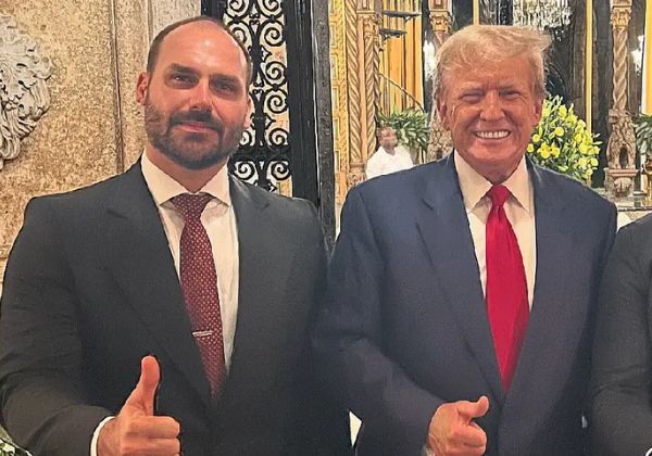 Eduardo Bolsonaro articula nos EUA aumento de sanções contra o Brasil após prisão do pai