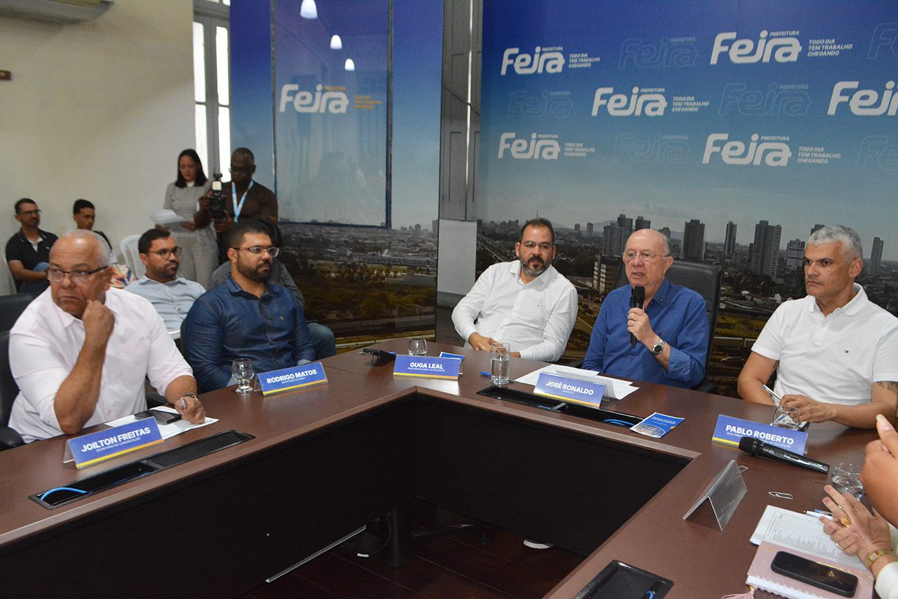 Prefeito José Ronaldo empossa novos servidores e anuncia convocação de mais 208 concursados em Feira de Santana