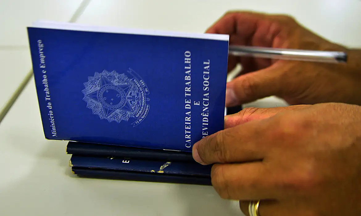 Brasil cria mais de 147 mil empregos com carteira assinada, no mês de agosto