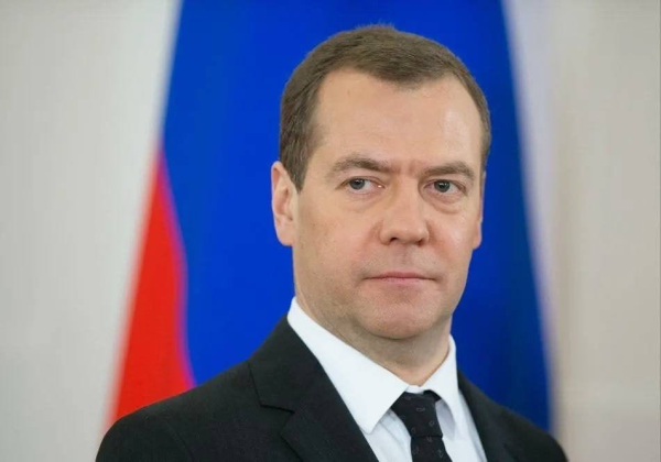 Ex-presidente russo alerta para risco 'real' de guerra nuclear na Europa e diz que continente não pode enfrentar a Rússia