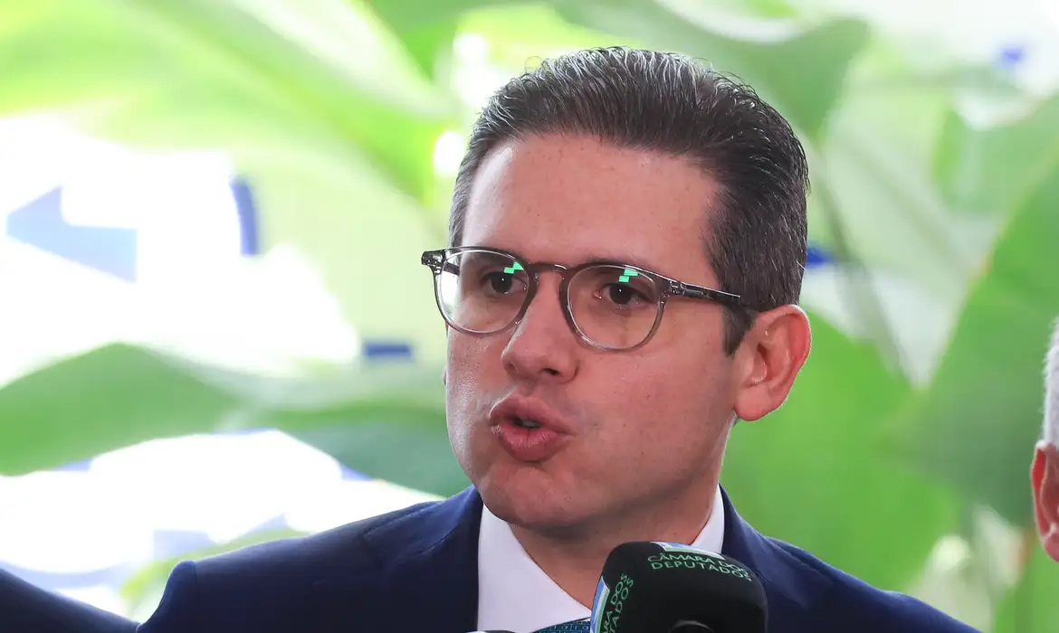 Motta pauta PEC que dificulta denúncias criminais contra membros do Legislativo