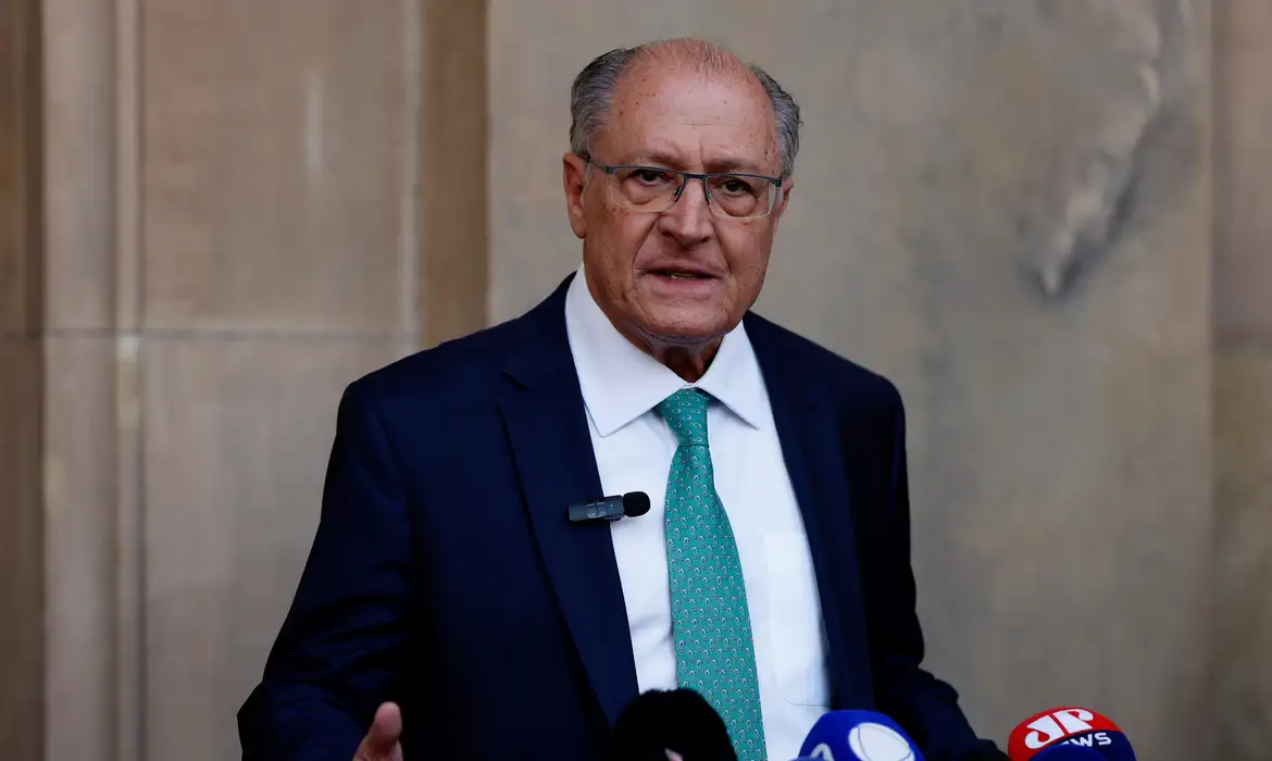 Governo brasileiro está otimista, após conversa entre Lula e Trump, diz Alckmin