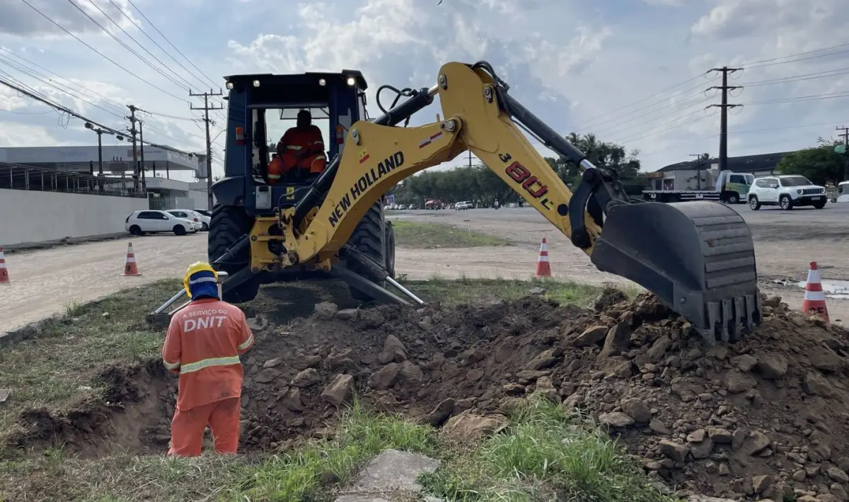 Zé Neto explica atrasos nas obras de duplicação do Anel de Contorno de Feira de Santana e cita revisão técnica do projeto