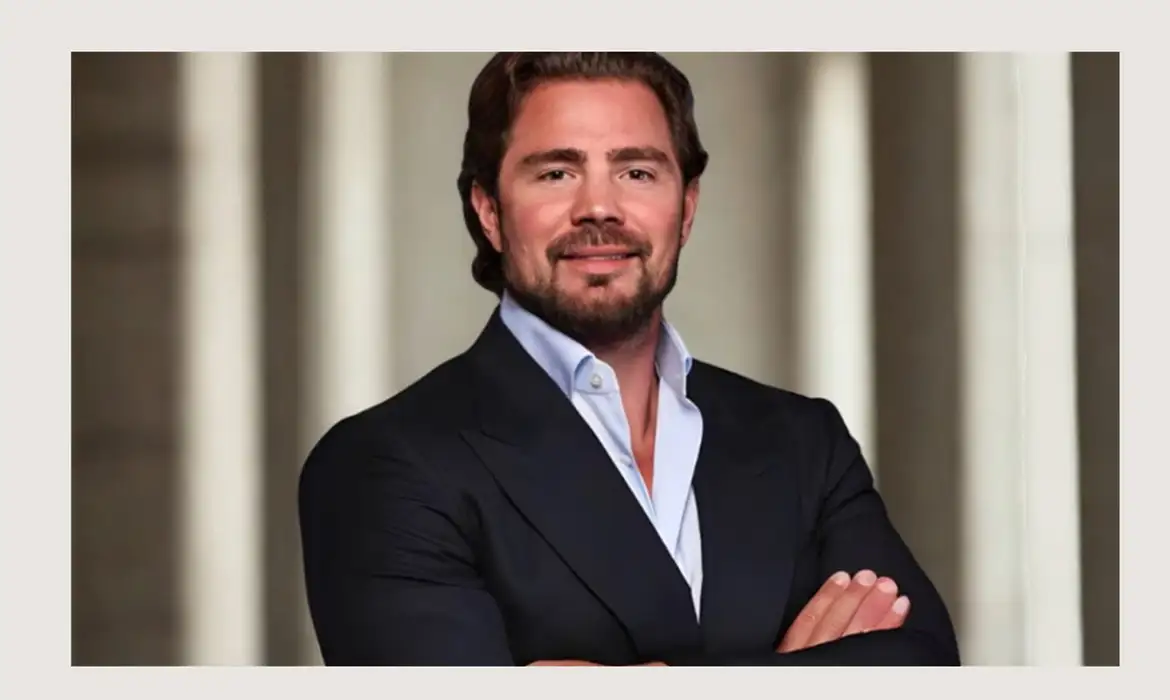  Daniel Vorcaro, dono do Banco Master, é preso pela PF em Guarulhos 