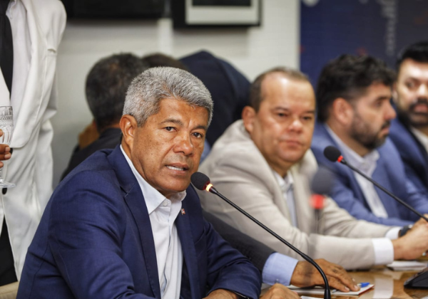  Jerônimo Rodrigues anuncia compra de novas armas para reforçar segurança pública na Bahia
