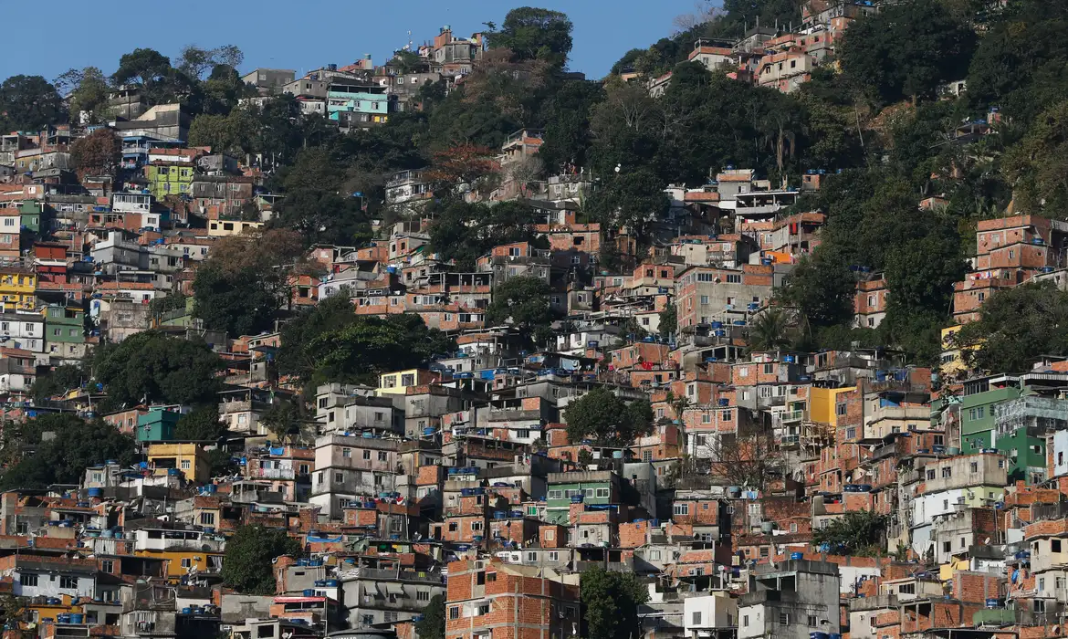 58% dos envolvidos no tráfico deixariam o crime se tivessem emprego, aponta pesquisa do Data Favela