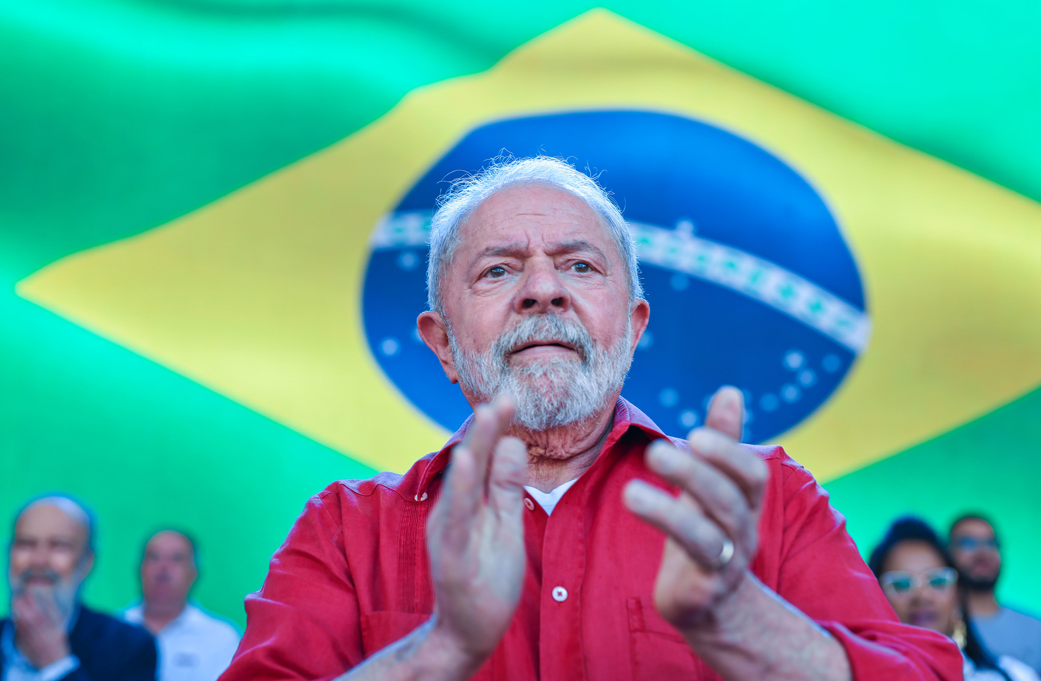 Pesquisa CNT/MDA mostra Lula na liderança em todos os cenários para 2026