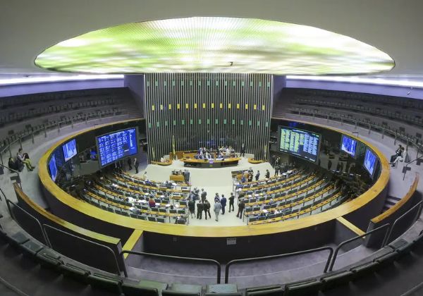 Senado deve votar nesta quarta ampliação da faixa de isenção do Imposto de Renda para até R$ 5 mil