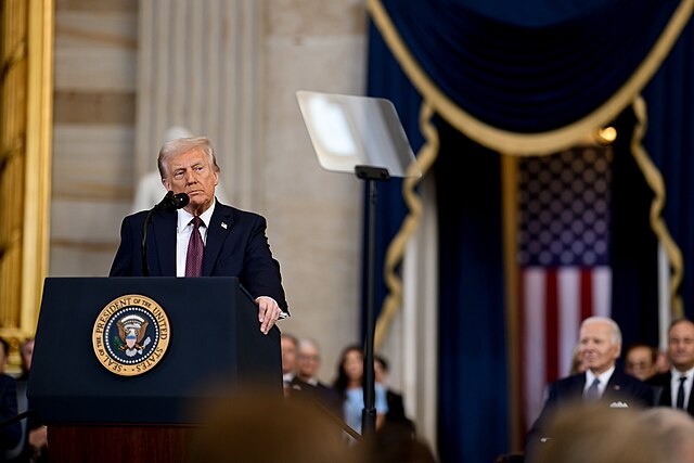 EUA prepararão ofensivas terrestres para interceptar narcotráfico vindo da Venezuela, diz Trump