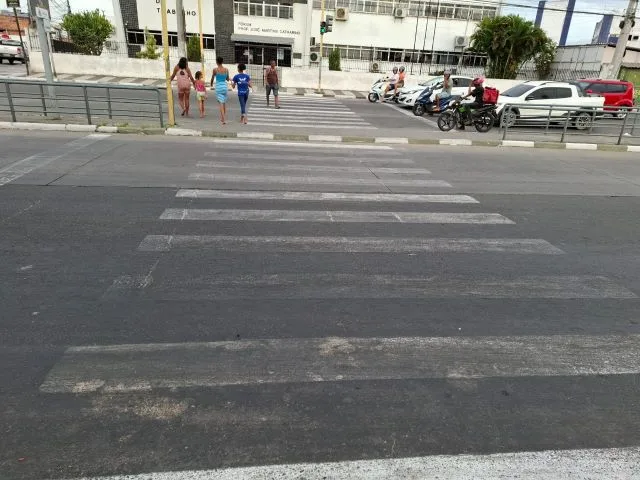 Feira: descuidosa de sua beleza