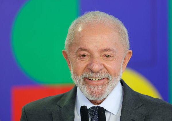 Pesquisa aponta Lula à frente em todos os cenários para 2026 e empate técnico contra Flávio Bolsonaro no 2º turno