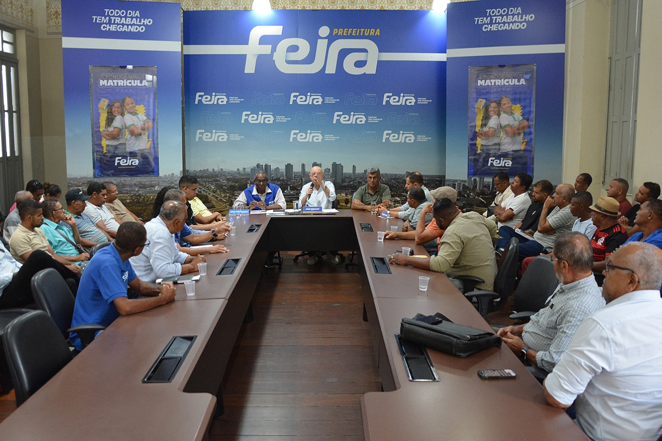 Prefeitura inicia implantação de iluminação pública com LED em Humildes, Jaíba e Maria Quitéria