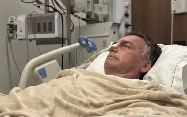 Bolsonaro sofre traumatismo craniano leve após queda em cela da Polícia Federal