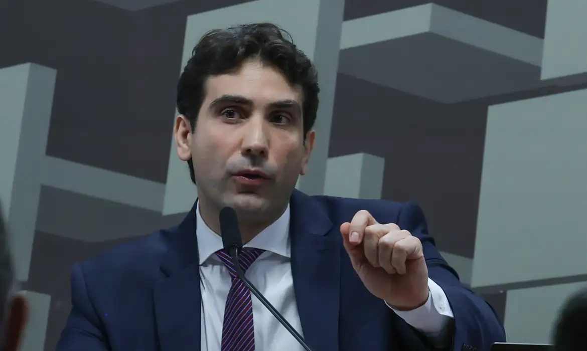 Gabriel Galípolo assina manifesto internacional pela independência dos Bancos Centrais