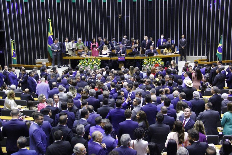 Gastos com cota parlamentar dos deputados federais baianos superaram R$ 17 milhões em 2025