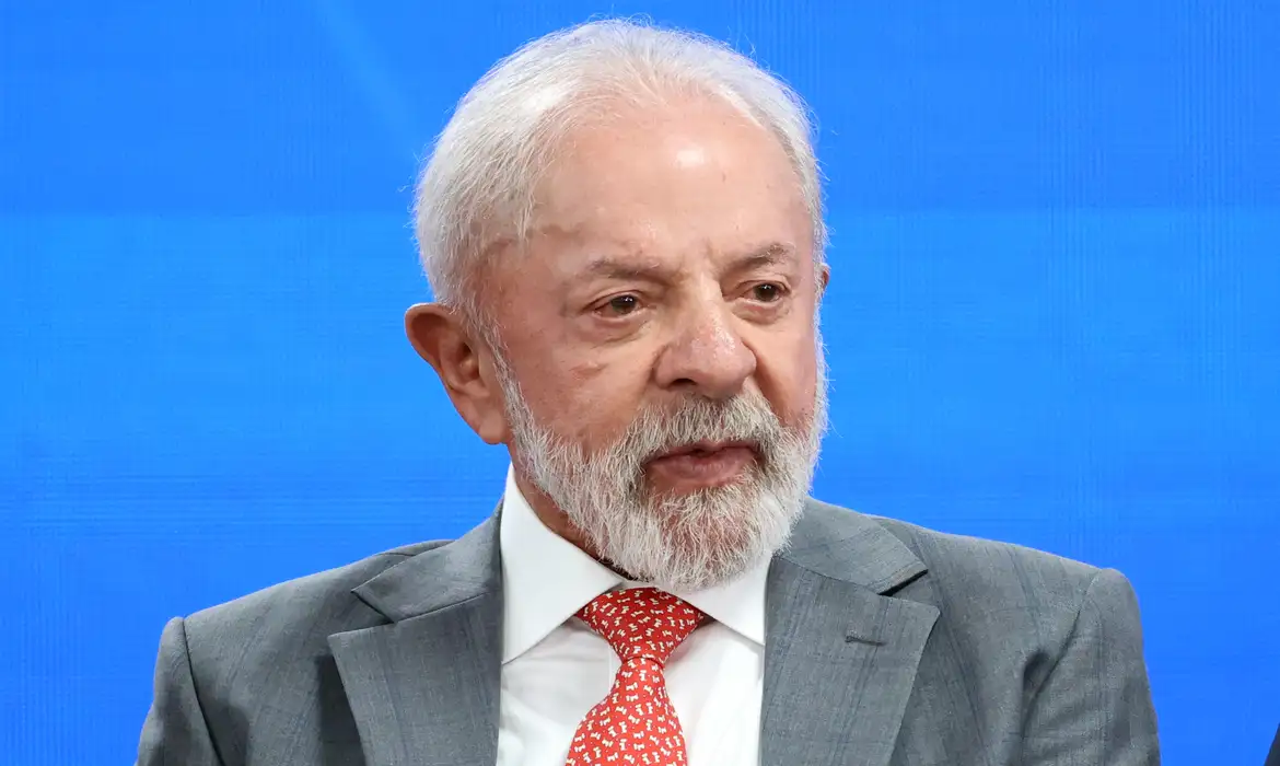 Lula reúne STF, BC, PF e Receita Federal para debater combate ao crime