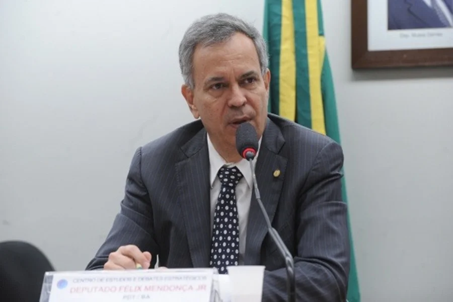 PF deflagra nova fase da Operação Overclean e mira deputado federal baiano Félix Mendonça Jr.