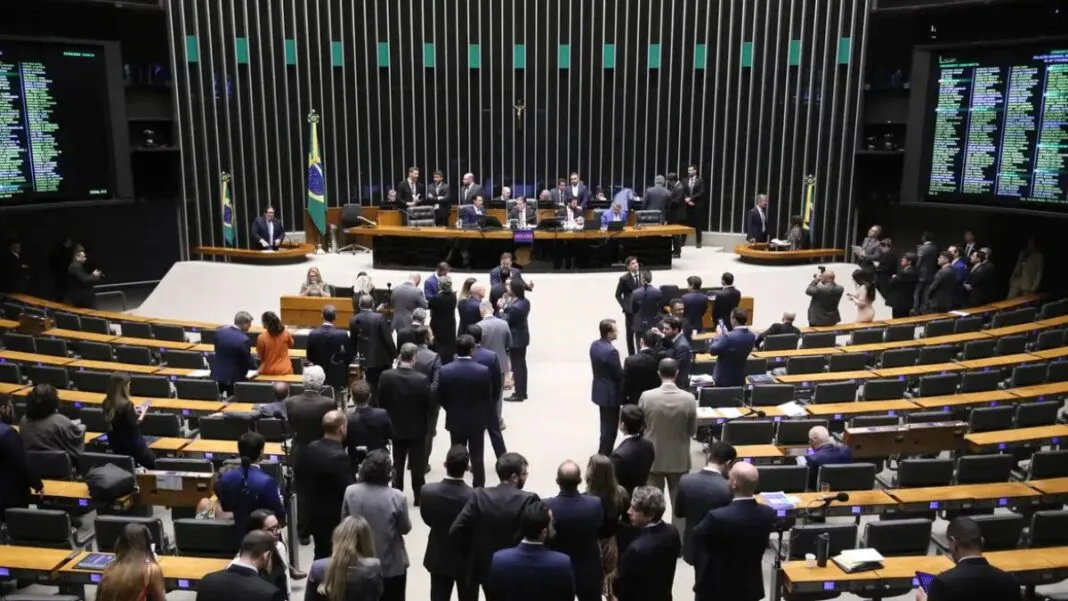 Câmara aprova criação da Universidade Federal do Esporte; projeto segue para o Senado