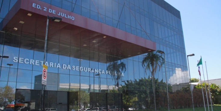 Quatro PMs são presos em operação que apura atuação de milícia na região de Ipirá
