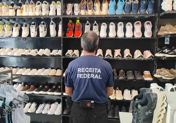 Receita Federal apreende mais de R$ 50 mil em produtos falsificados durante operação em Serrinha