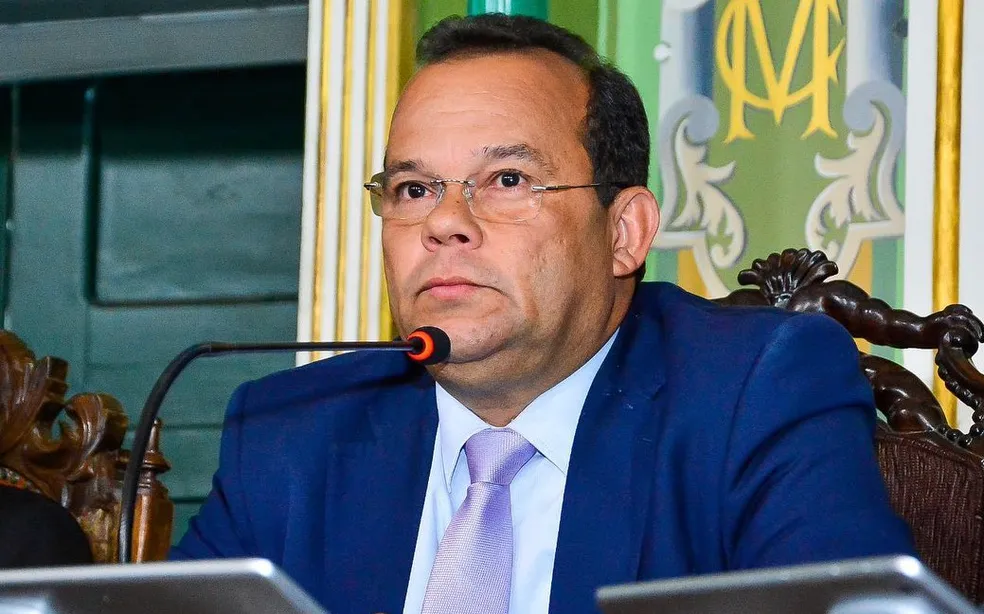 Em 'direta' nas redes sociais, Rui revela decepção com vice-governador, que corre risco de perder vaga 