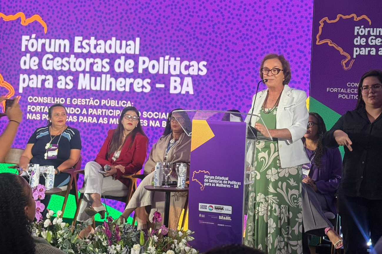 Secretaria da Mulher de FSA marca presença em fórum estadual e reforça luta por mais direitos para as mulheres