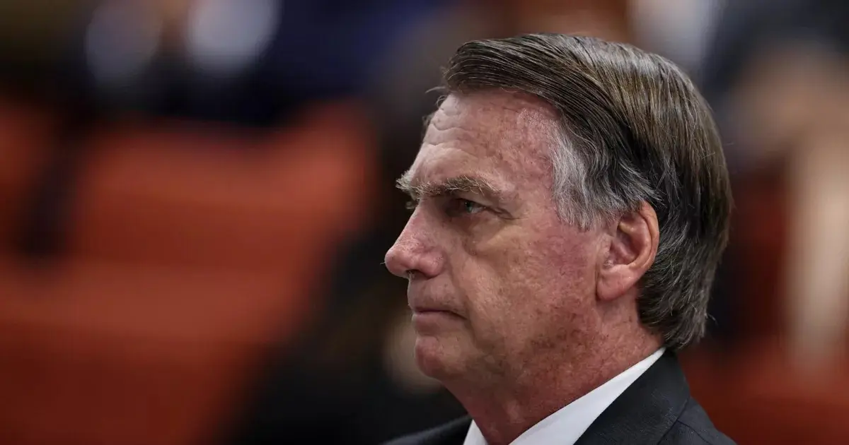 Defesa de Bolsonaro pede ao STF autorização para cirurgia no ombro em Brasília