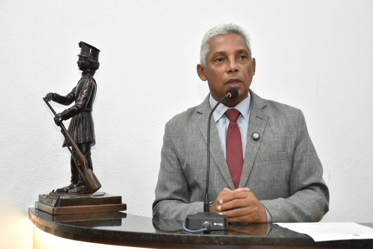 Juros de precatórios do Fundef devem integrar repasse a professores, defende vereador feirense