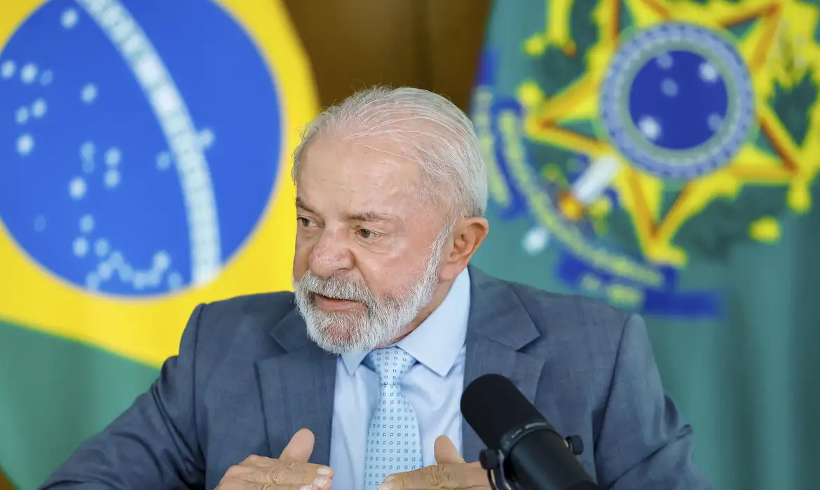 Lula envia Projeto de Lei que acaba com escala 6x1 ao Congresso Nacional