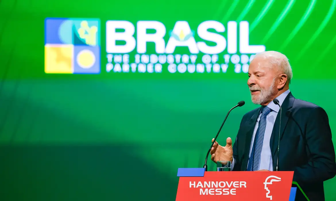 Na Alemanha, Lula defende pioneirismo de biocombustíveis brasileiros e critica norma ambiental adotada pela UE