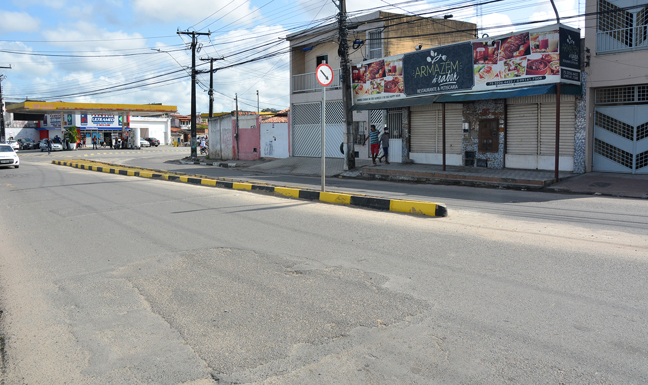 A Avenida Canal abriga uma favela