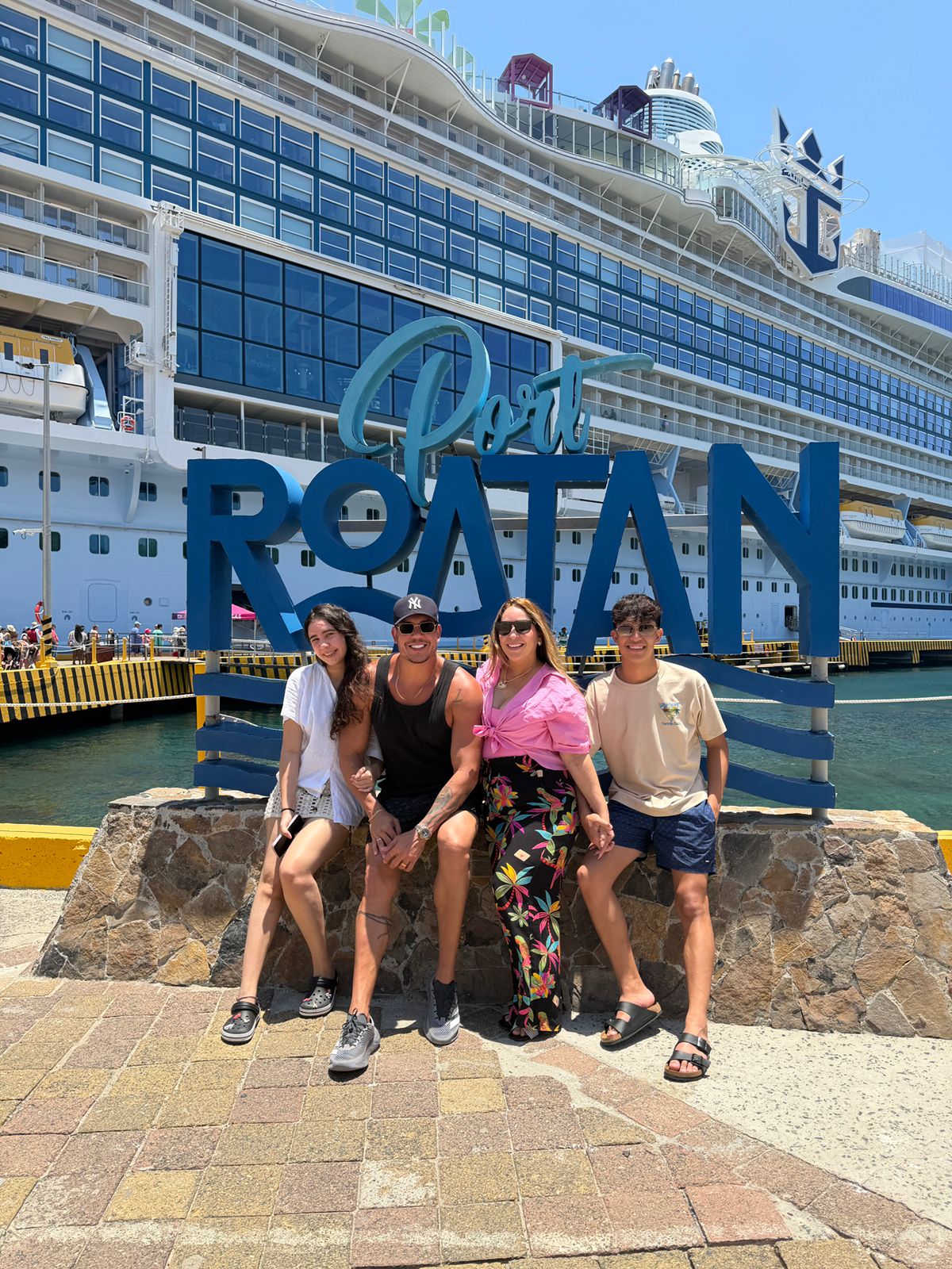 Rubynho curte férias em família e passa por três países   