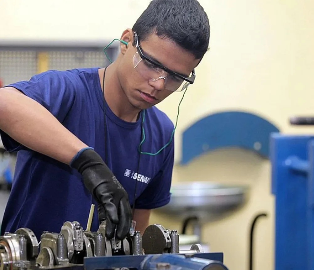 Senai oferta 4,8 mil vagas de cursos técnicos, além de mais de 900 bolsas de estudos, na Bahia