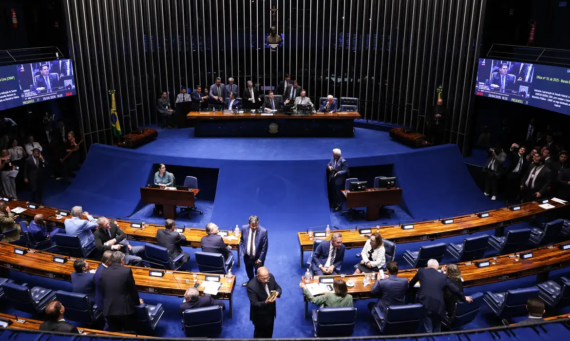 Alcolumbre trava tramitação da PEC do fim da 6x1 no Senado Federal