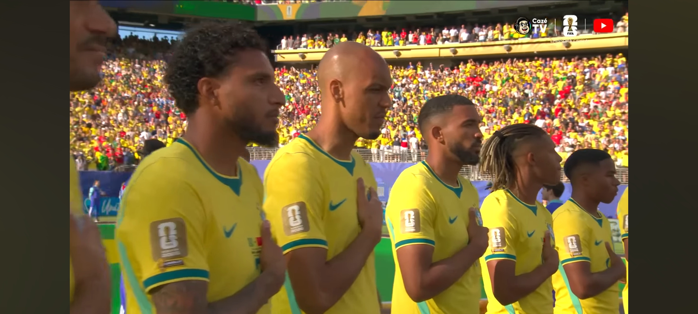 Brasil não apaga desconfiança   do torcedor em jogo de estreia