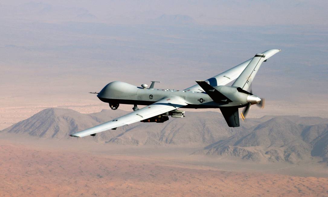 O fantasma de Clausewitz observa os drones