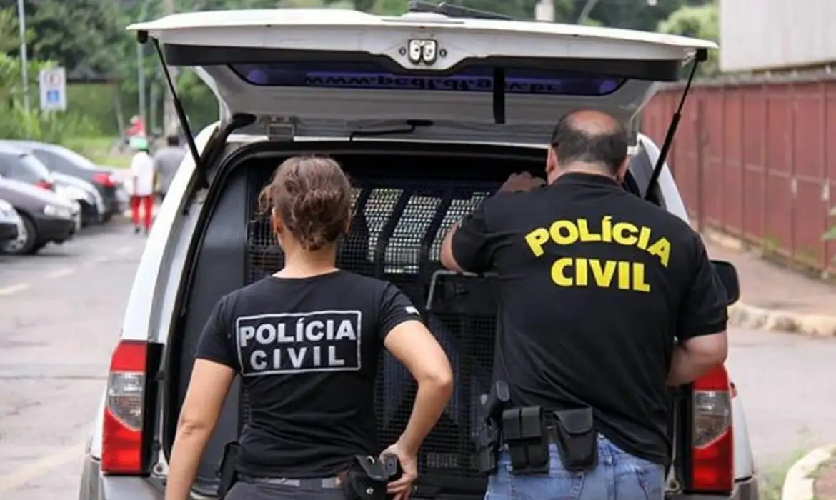 Polícia Civil abre inquérito para investigar arma atribuída a Bolsonaro apreendida em Brasília