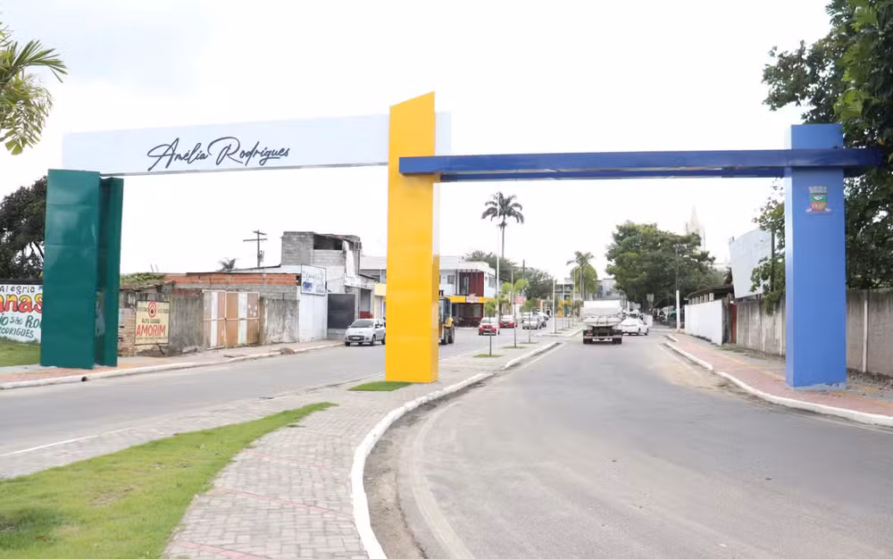 Prefeitura de Amélia Rodrigues abre processo seletivo para vagas temporárias; salários chegam a R$ 2,7 mil